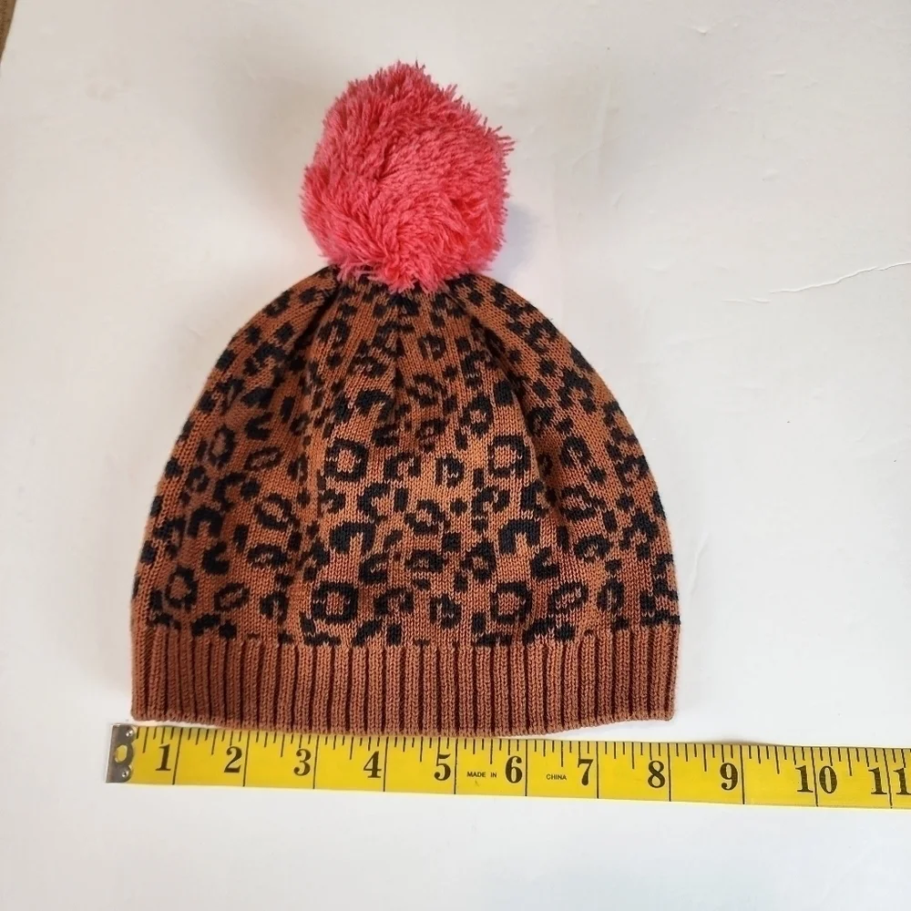 Hanna Andersson sz M hat Animal print pom pom